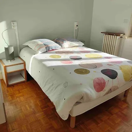 Chaleureux à Néris-les-bains - 57 M² Avec Terrasse Apartamento