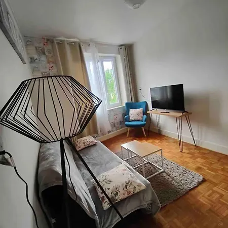 Chaleureux à Néris-les-bains - 57 M² Avec Terrasse *