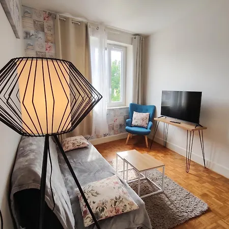 Chaleureux à Néris-les-bains - 57 M² Avec Terrasse * Néris-les-Bains